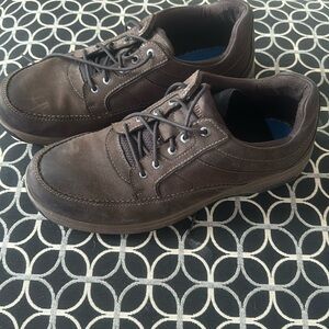 Men’ size 13 Dunham leather lace up